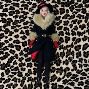 1998 Winter In New York 🗽 BARBIE Doll City Seasons Collector Edition Fur Gloves